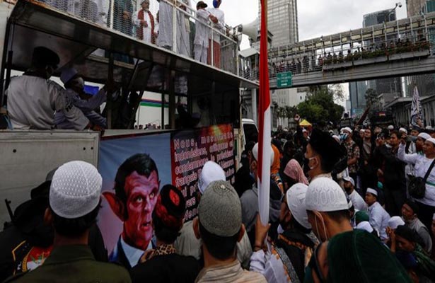Протесты против Франции в Индонезии