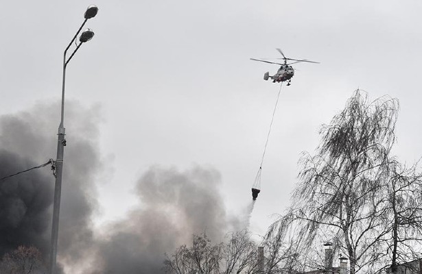 Три вертолета направлены к месту крупного пожара на северо-западе Москвы