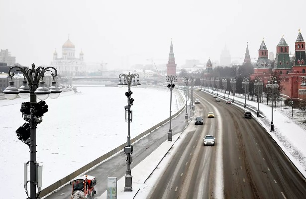 В Кремле оценили идею о лишении гражданства за призывы к санкциям