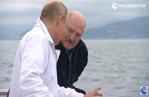 Путин и Лукашенко на морской прогулке