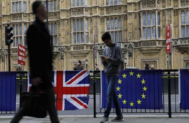 ЕС отказал Великобритании в пересмотре протокола по Brexit