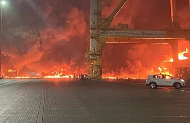 В порту Джебель-Али в Дубае прогремел взрыв