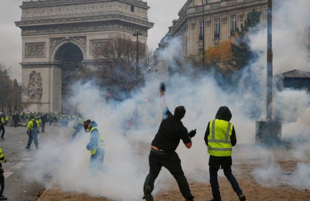 Митинг «желтых жилетов» против «ковид-пропусков»