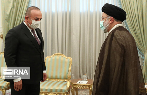 Иран и Турция должны быть готовы вывести отношения на уровень всестороннего сотрудничества: Раиси