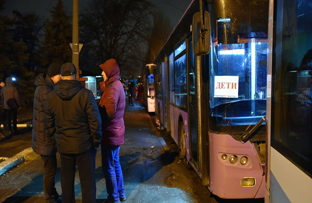 Кадры из автобуса во время эвакуации из Донецка