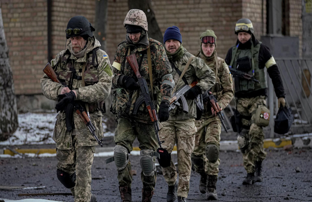 Силы ЛНР и российские военные выдавливают ВСУ из Северодонецка