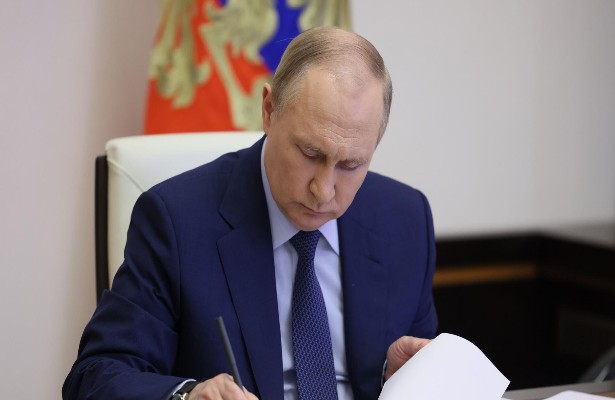 Путин подписал закон о передаче «Росатому» полномочий по организации судоходства на СМП