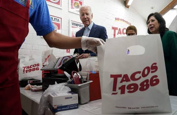 Байдену сделали скидку на кесадилью с курицей в Tacos в Лос-Анджелесе