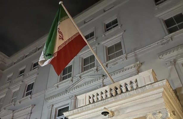 Поверенный в делах Ирана в Великобритании назвал обстановку в посольстве спокойной