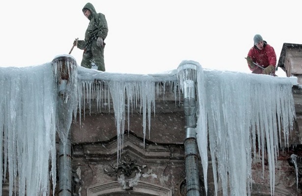 Российские инженеры / Новый способ борьбы с сосульками