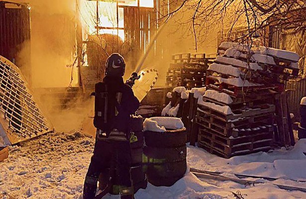 Десятки нарушений выявила ранее проверка на сгоревшем складе в Москве