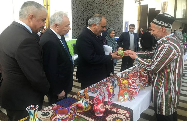 Туристические компании Ирана, Таджикистана и Узбекистана подписали десятки документов о сотрудничестве