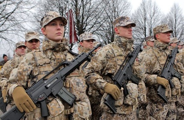 Новый министр обороны Латвии призывает побыстрее ввести воинский призыв