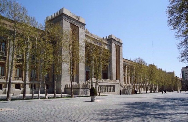 Иран закрыл французский институт Ирановедения в стране
