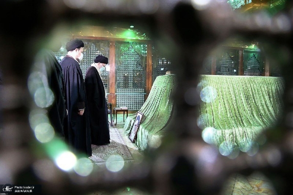 Аятолла Хаменеи посетил гробницу Аятоллы Хомейни