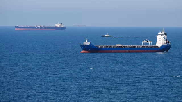 СМИ назвали причину задержания Ираном танкера в Оманском заливе