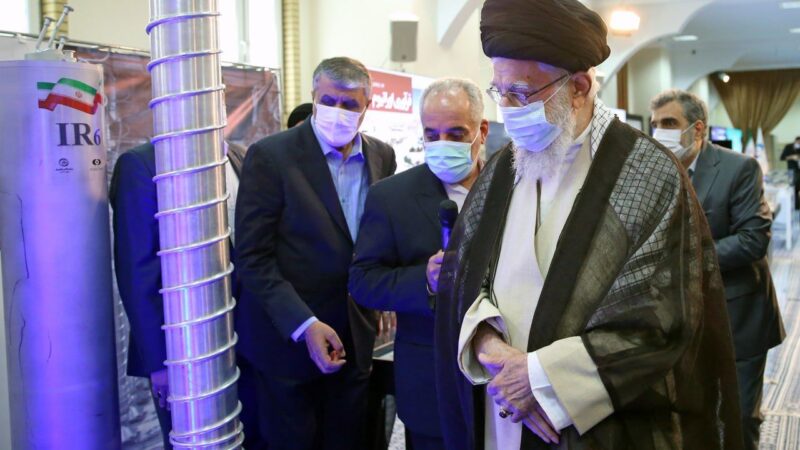 Верховный лидер Исламской революции: Атомная отрасль важна с точки зрения прогресса страны