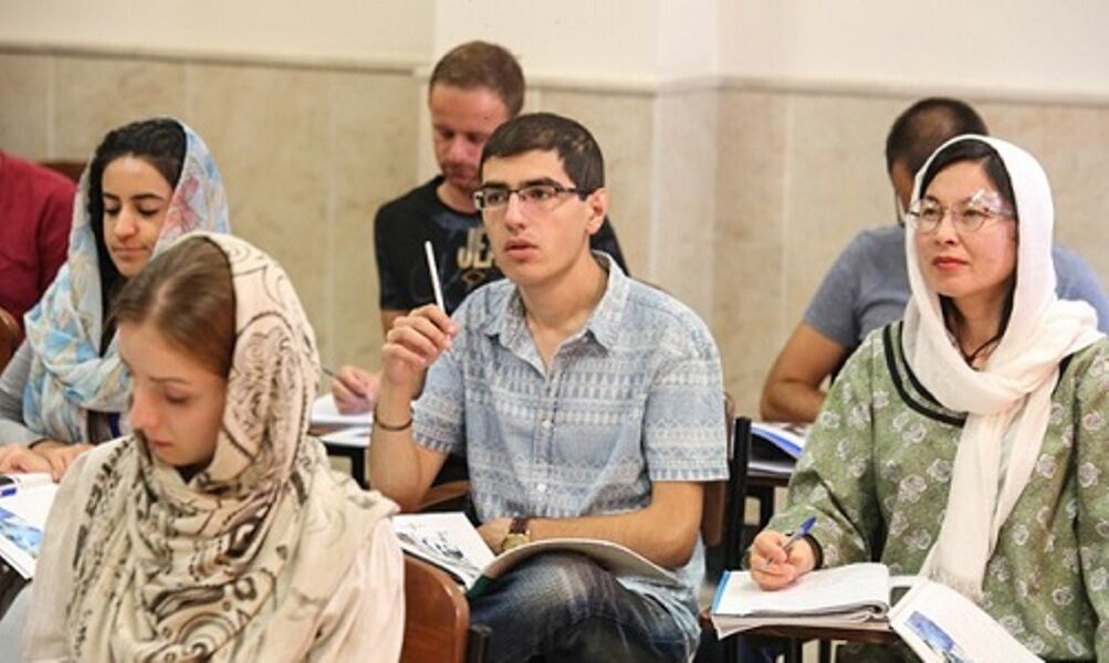 Сколько иностранных студентов учатся в иранских университетах?