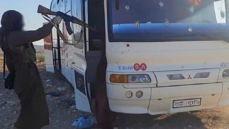 Террористы ДАИШ атаковали автобус военных САР