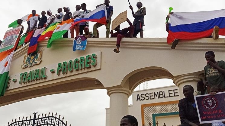 СМИ: Франция не просила Алжир открыть воздушное пространство для военного вмешательства в Нигер