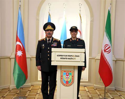 Начальник Генштаба ВС Ирана провел телефонный разговор с главой Минобороны Азербайджана