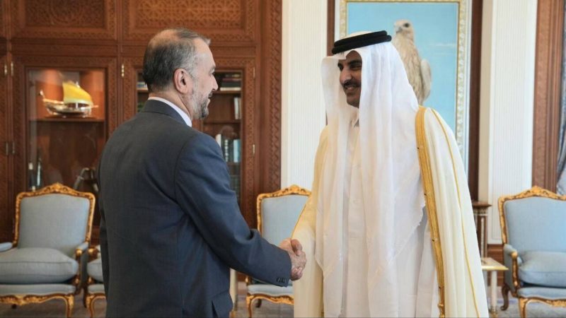 Глава МИД Ирана встретился в Дохе с эмиром Катара