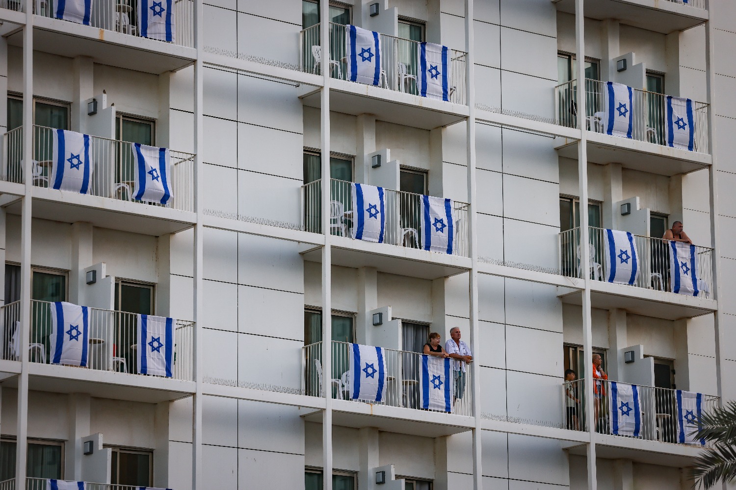 Опрос «Маарив»: подавляющее большинство израильтян хотят другого премьер-министра