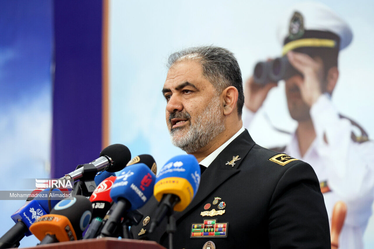 Командующий ВМС Ирана: мы скоро выведем американский авианосец из региона