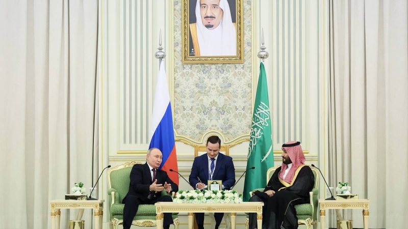 РФ и Саудовская Аравия приняли совместное заявление по итогам визита Путина в Эр-Рияд