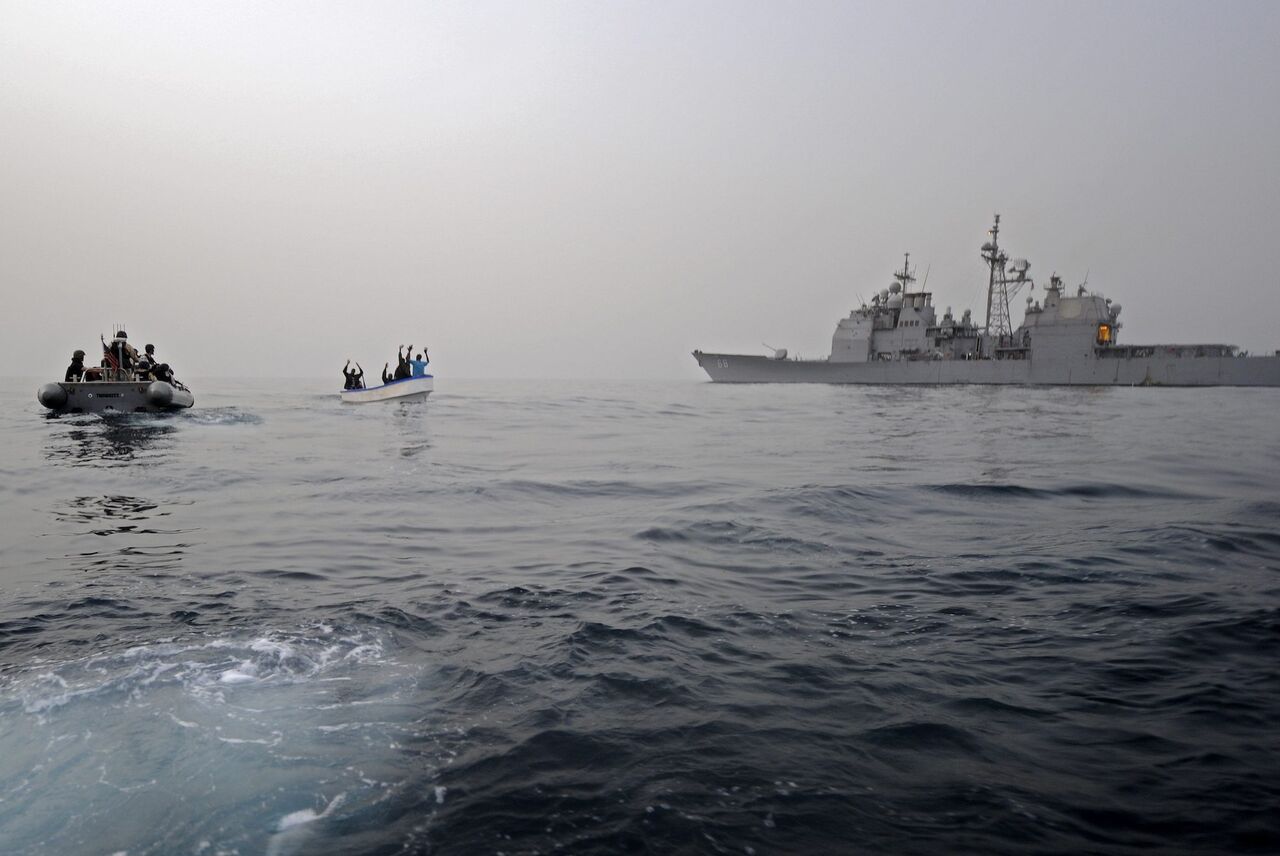 Корабль в Аденском заливе подвергся обстрелу