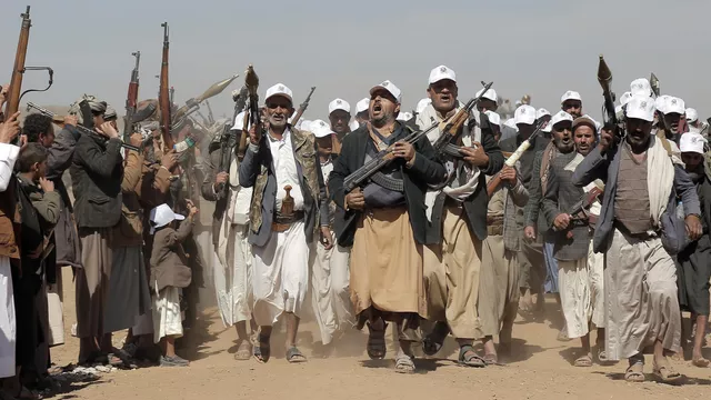 Хуситы в Йемене заявили об обстреле американского эсминца