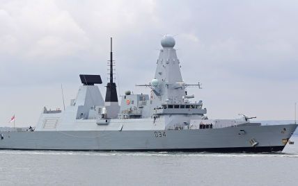 В Британии заявили, что эсминец страны помог отразить масштабную атаку БПЛА в Красном море