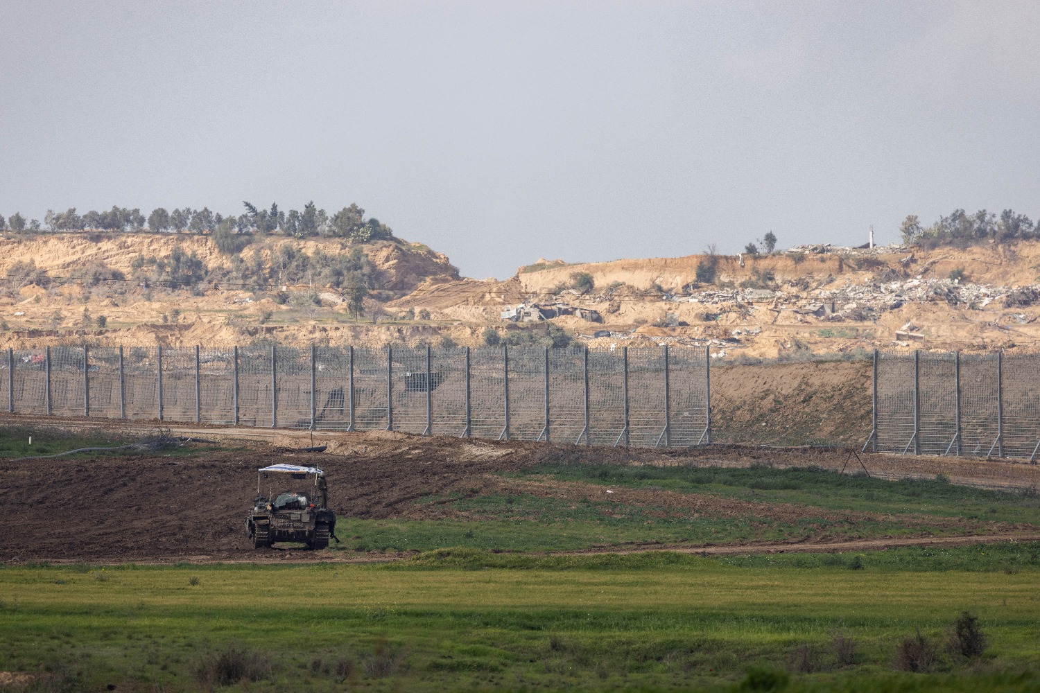 Будто не было 7-го октября: ЦАХАЛ запрещает стрелять в нарушителей полосы безопасности на границе с Газой