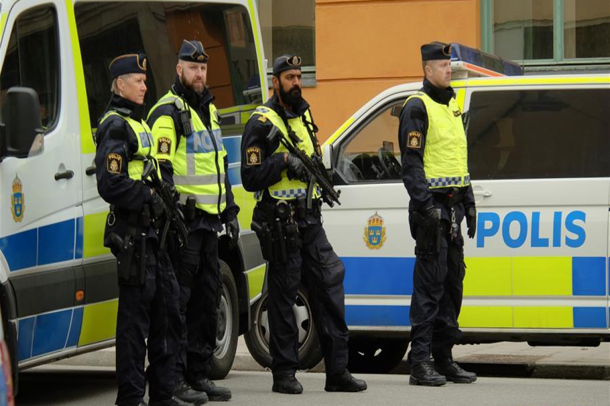 На территорию посольства Ирана в Стокгольме ворвались несколько человек
