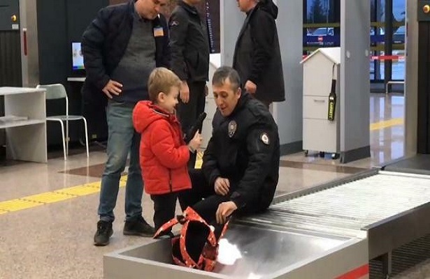 Паника с оружием в аэропорту… Его нашли в сумке 6-летнего ребенка